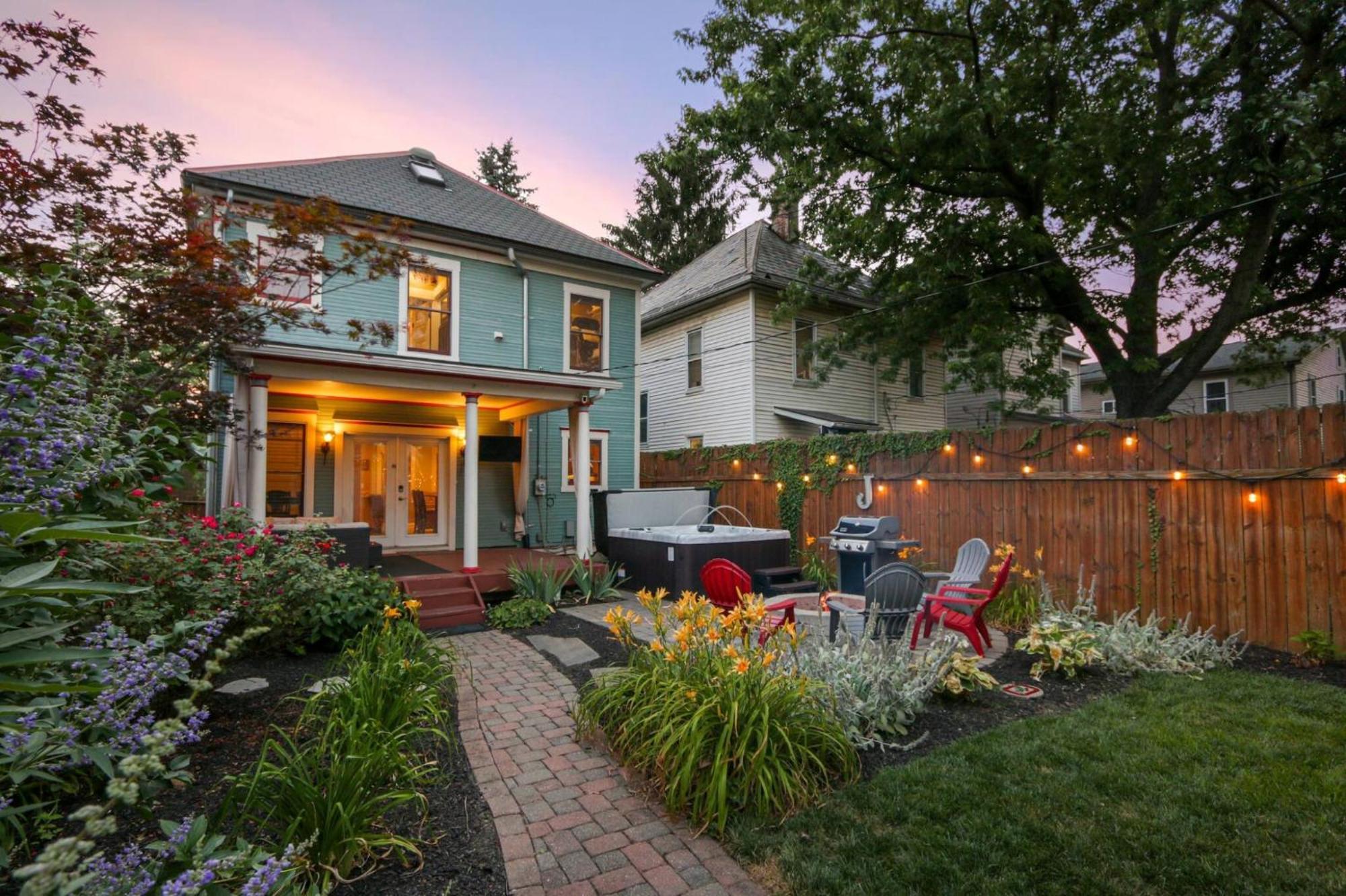 With Garage, Hot Tub, Near Osu & Short North Hébergement de vacances *