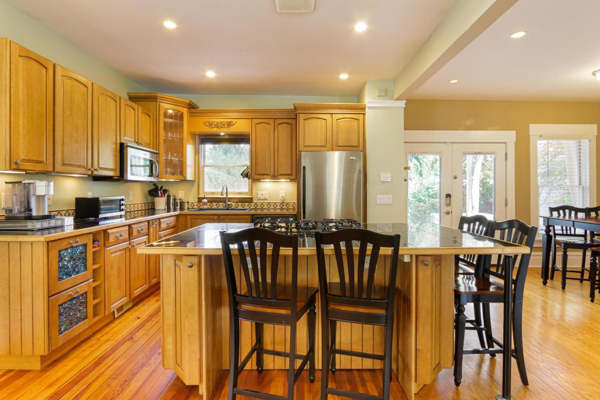 With Garage, Hot Tub, Near Osu & Short North