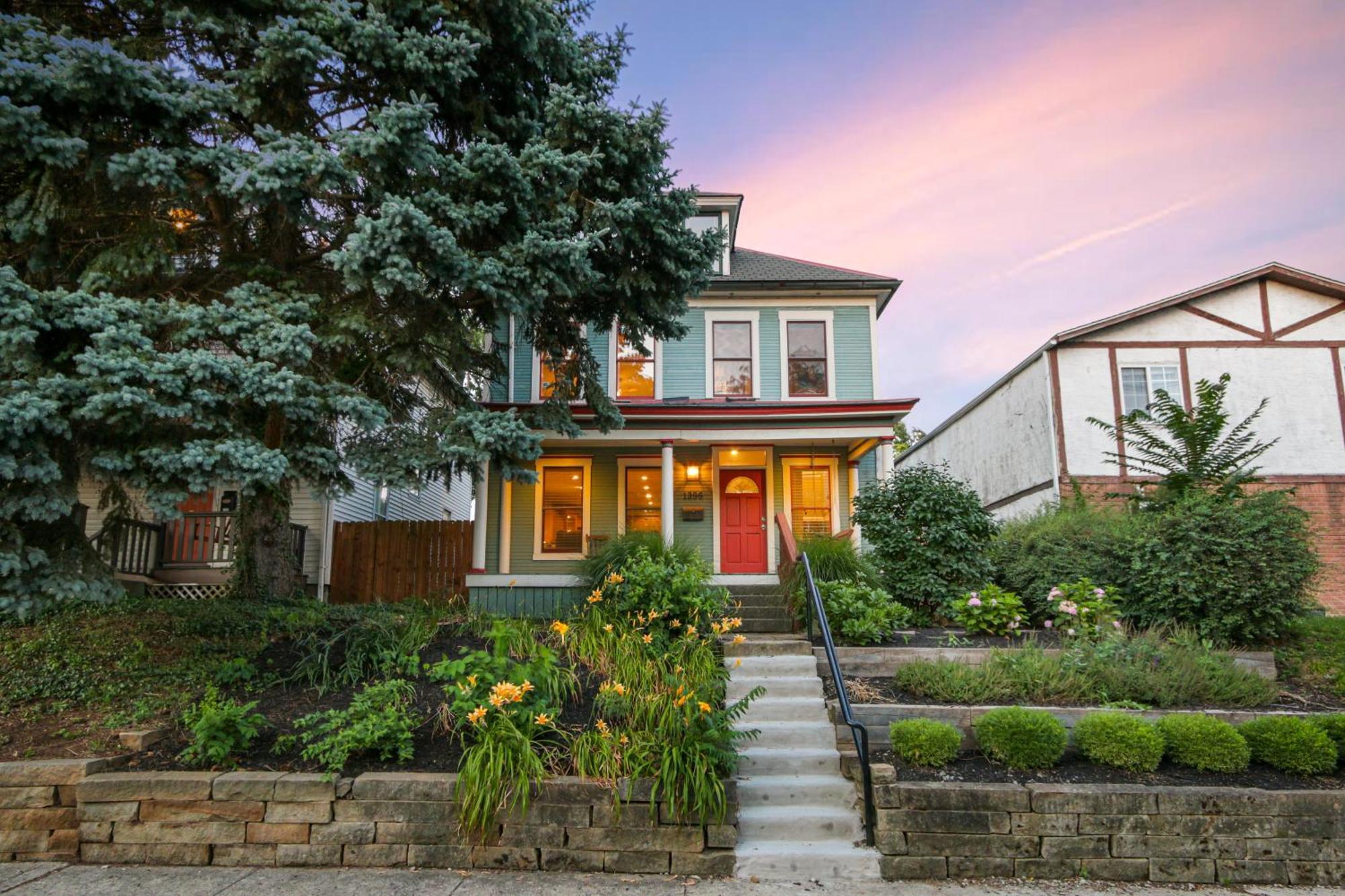 With Garage, Hot Tub, Near Osu & Short North Holiday home